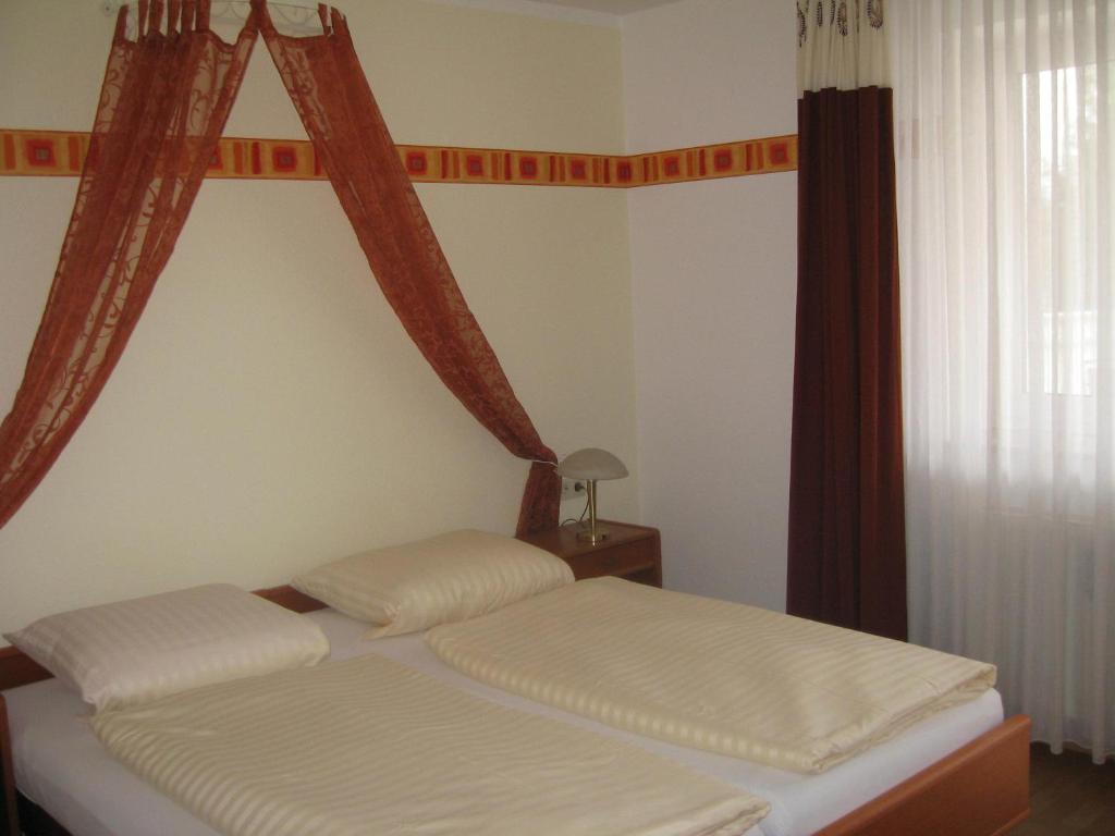 באד פירמונט Hotel Alt-Holzhausen חדר תמונה