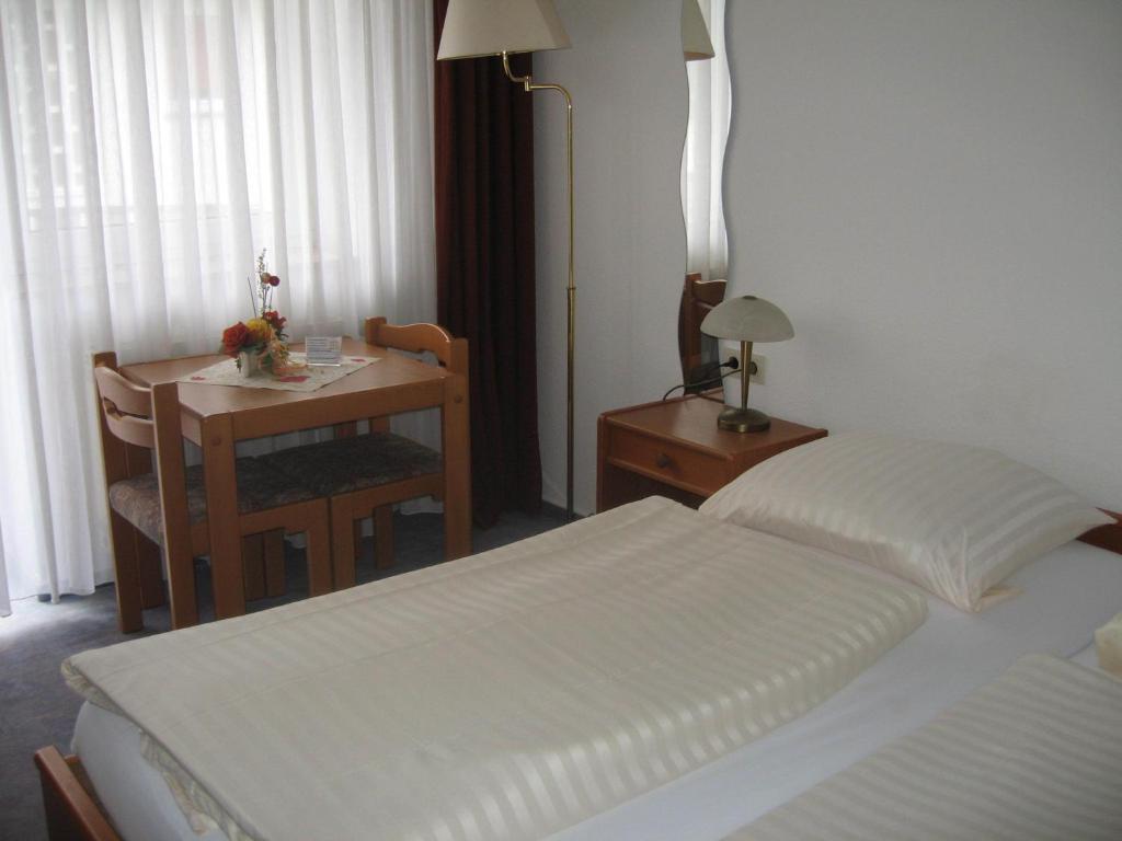 באד פירמונט Hotel Alt-Holzhausen חדר תמונה
