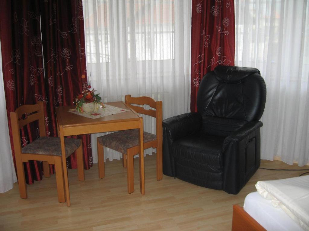 באד פירמונט Hotel Alt-Holzhausen חדר תמונה